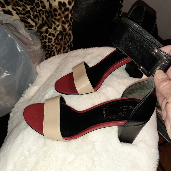 Joan and David heels - Picture 1 of 6